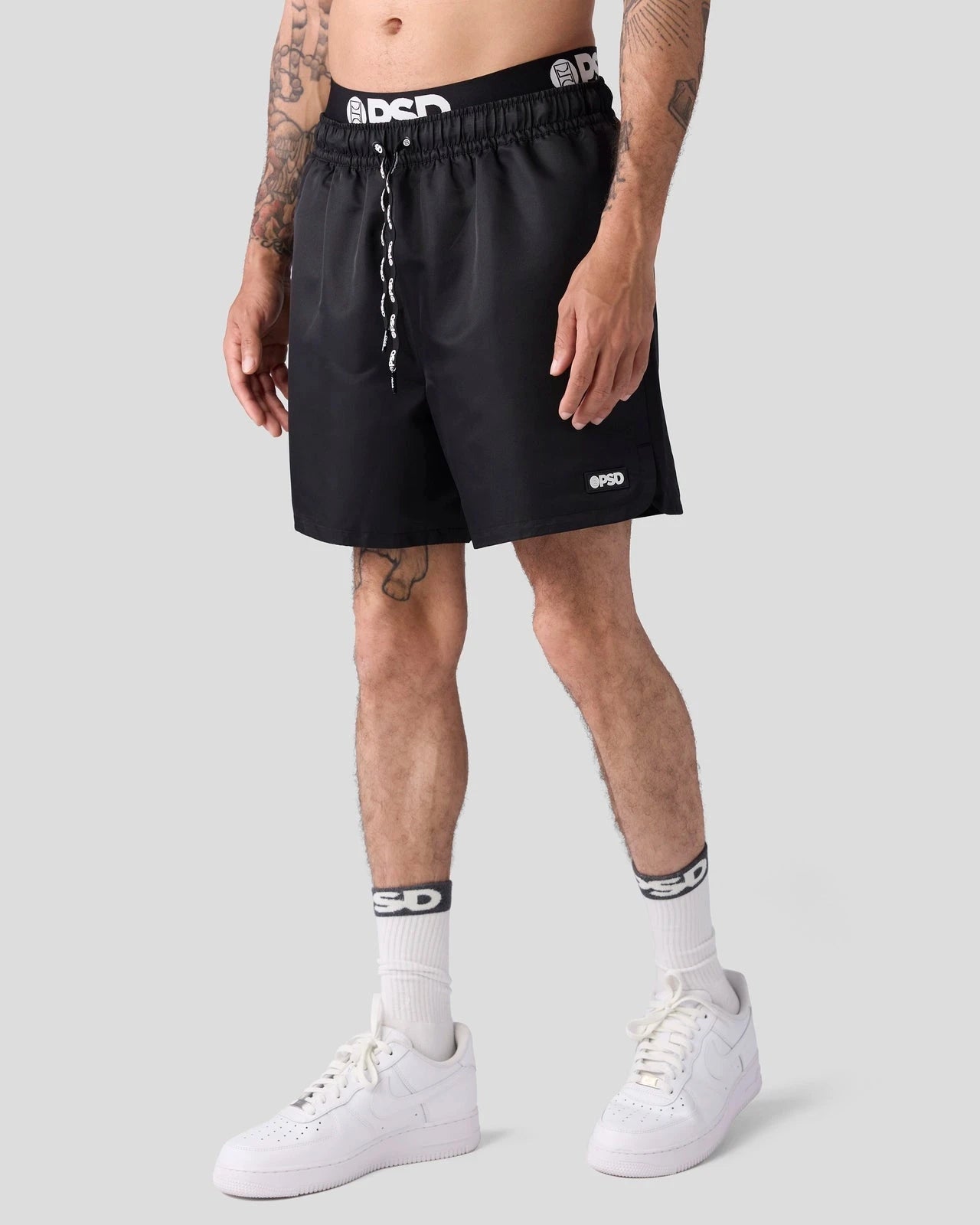 BLACK ESSENTIAL SHORT - Image 2